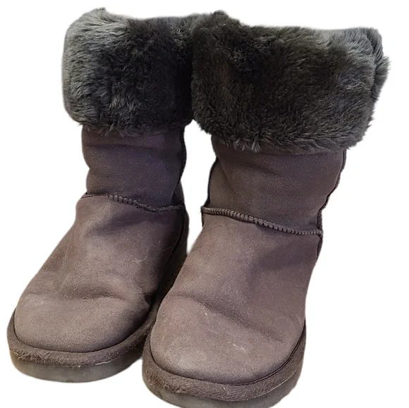 UGG Chocolate Classic Tall Boots size 6 - Picture 2 of 6